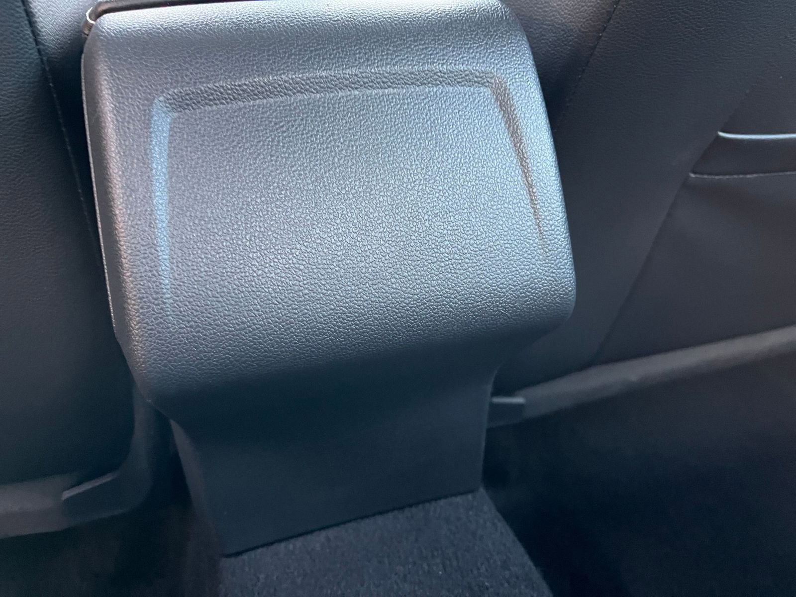 Used 2025 Volkswagen Jetta SE image 23