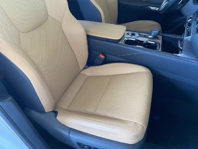 Used 2025 Lexus RX 350 Premium w/ Accessory Package FWD image 9