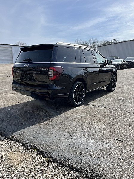 Used 2023 Ford Expedition Limited AWD/4WD image 7