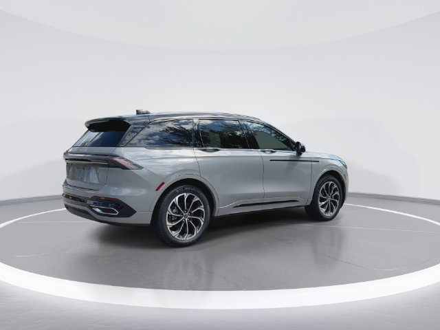 New 2026 Lincoln Nautilus Reserve AWD/4WD image 8