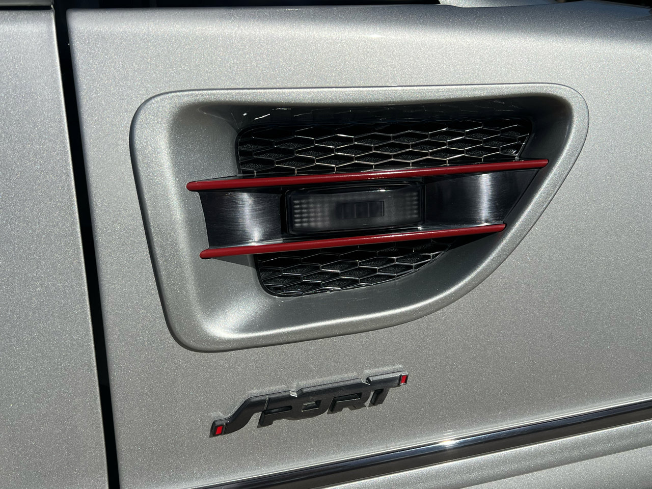 Used 2023 Chevrolet Express 2500 Extended image 9