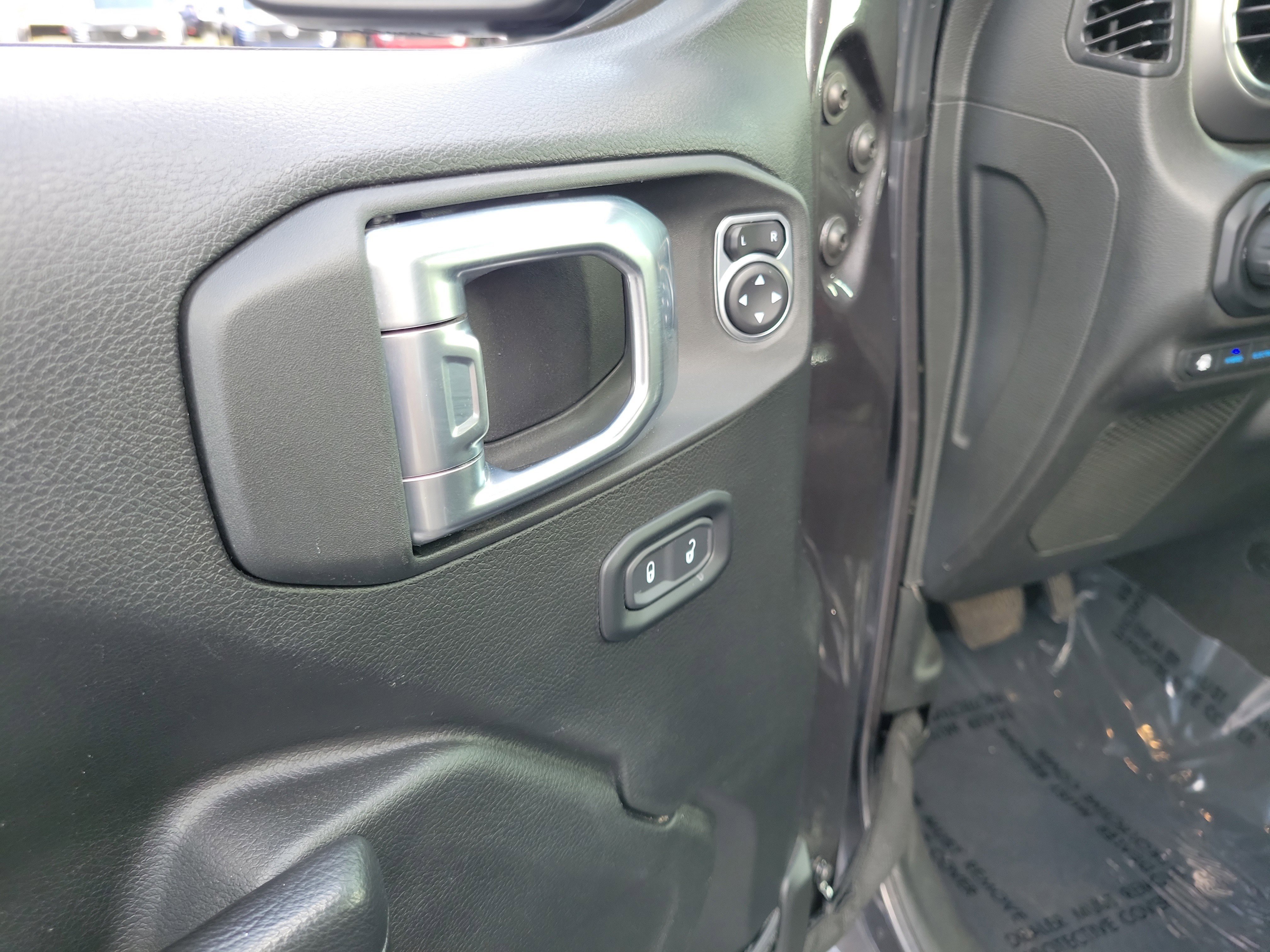 Used 2022 Jeep Wrangler Unlimited Rubicon image 18