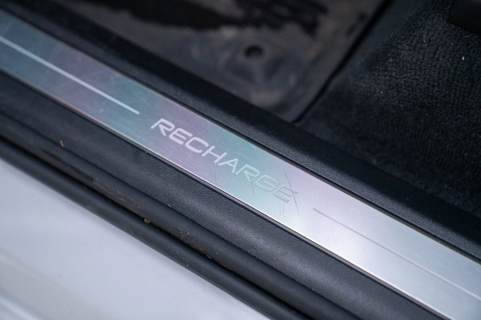 Used 2024 Volvo XC90 T8 Plus w/ Protection Package Premier image 12