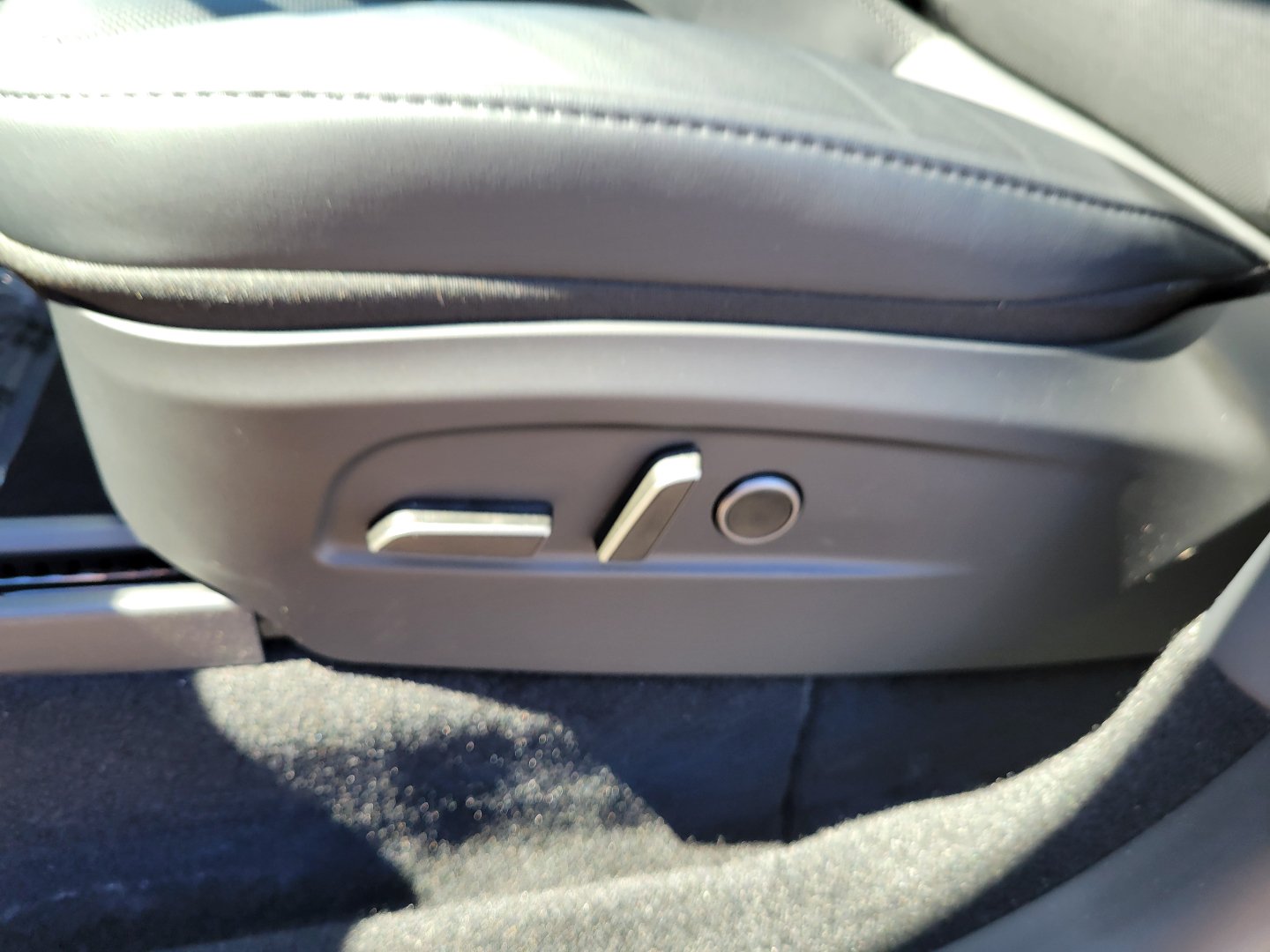 Used 2026 Tesla Model Y AWD image 17