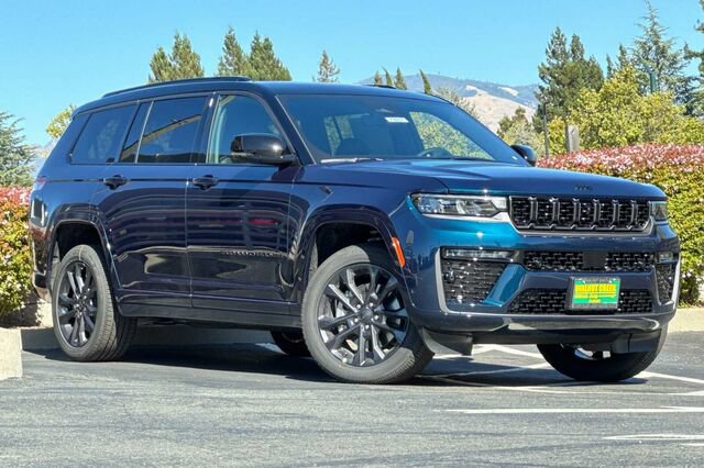 New 2026 Jeep Grand Cherokee L Limited AWD/4WD image 2