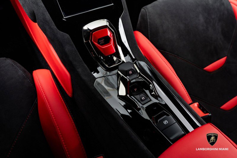 Used 2024 Lamborghini Huracan Tecnica image 37