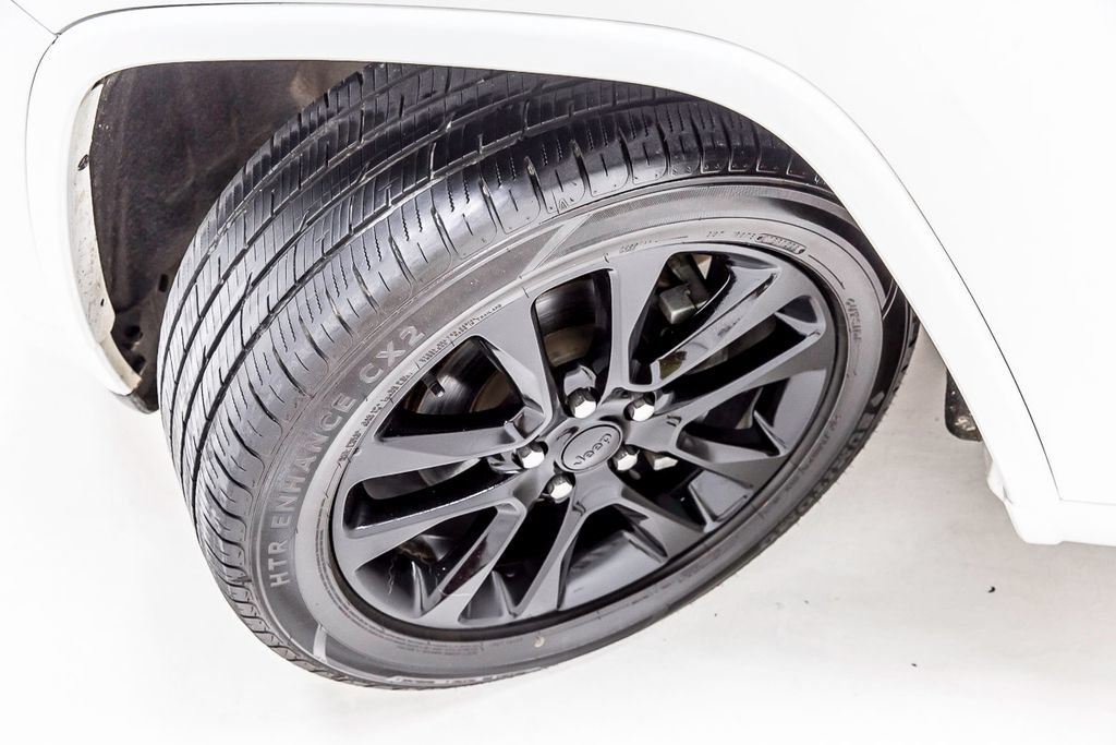 Used 2020 Jeep Grand Cherokee Altitude RWD image 11