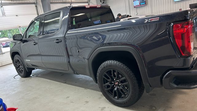 Used 2022 GMC Sierra 1500 Elevation w/ X31 Off-Road Package image 8