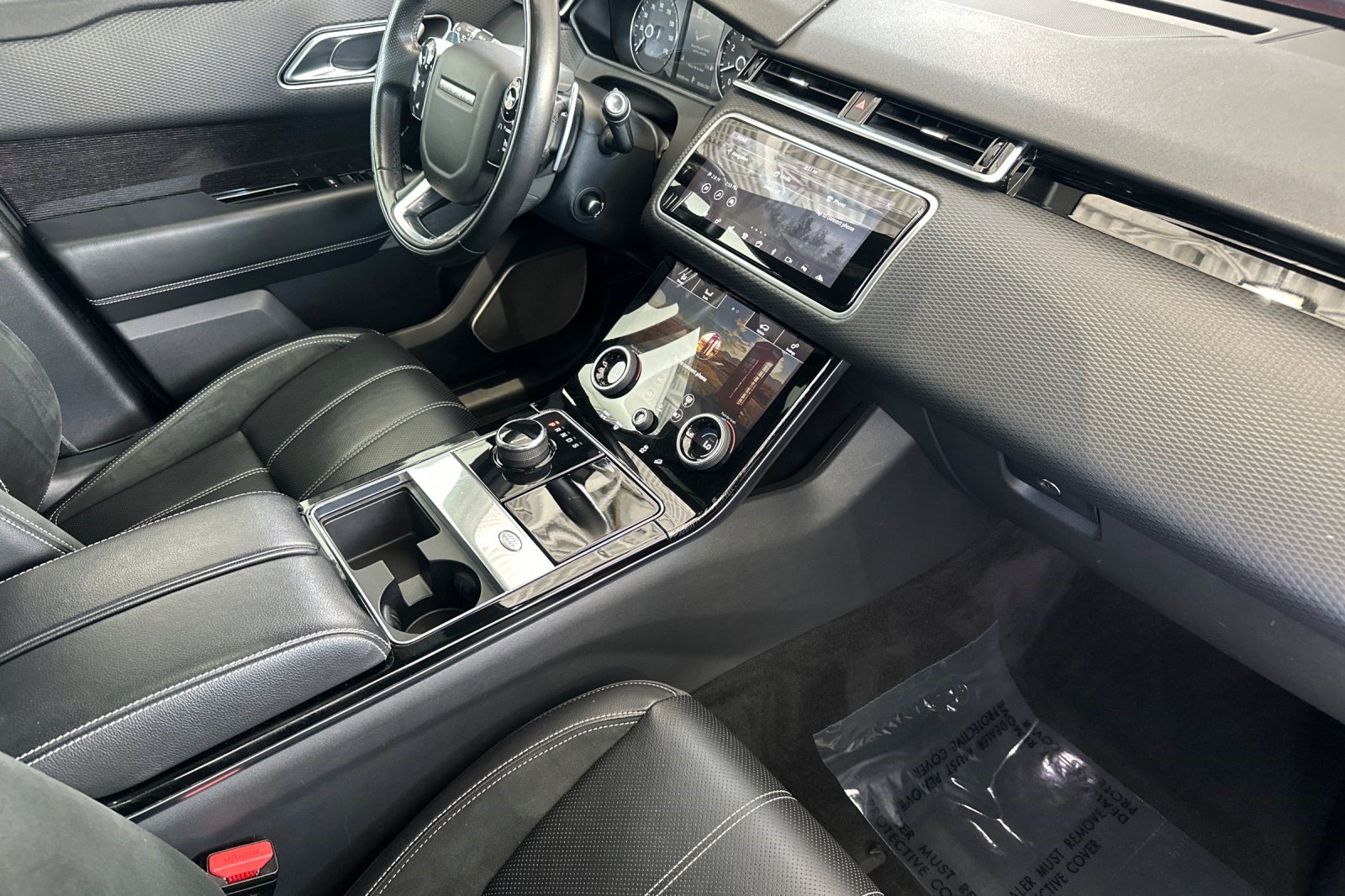 Used 2020 Land Rover Range Rover Velar R-Dynamic S AWD/4WD image 18