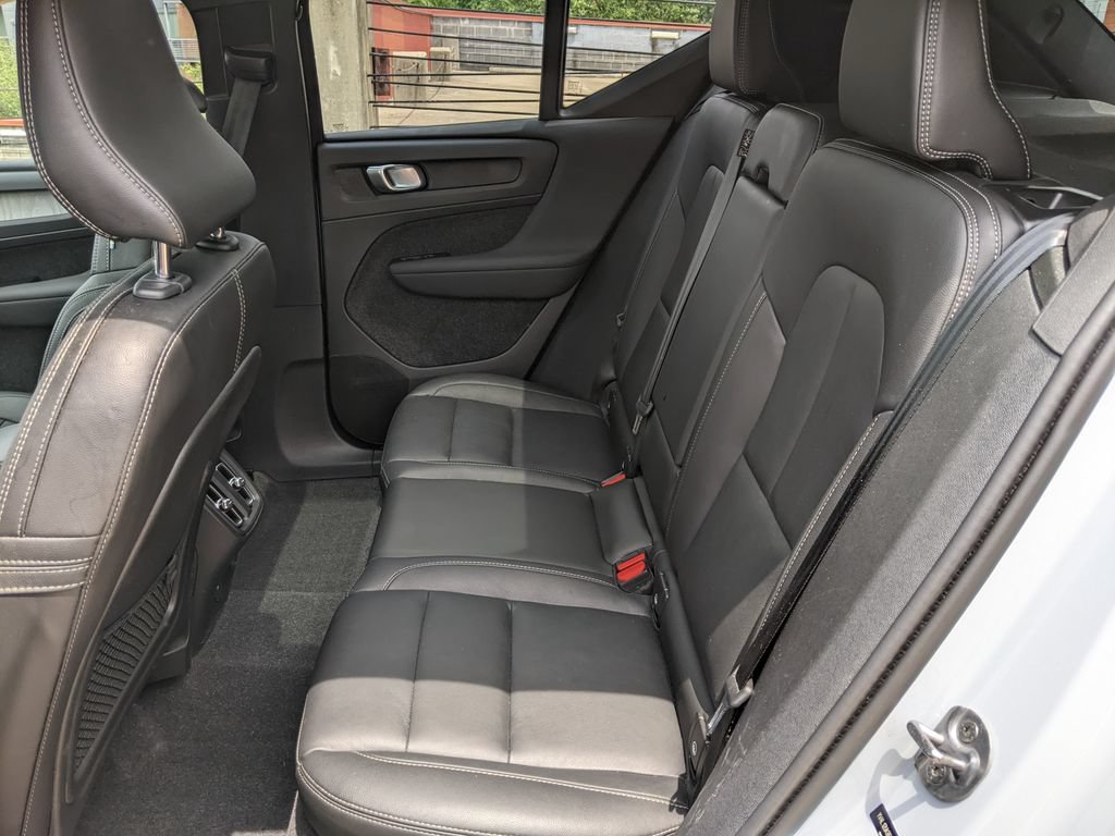 Certified 2024 Volvo XC40 B5 Core AWD/4WD image 23