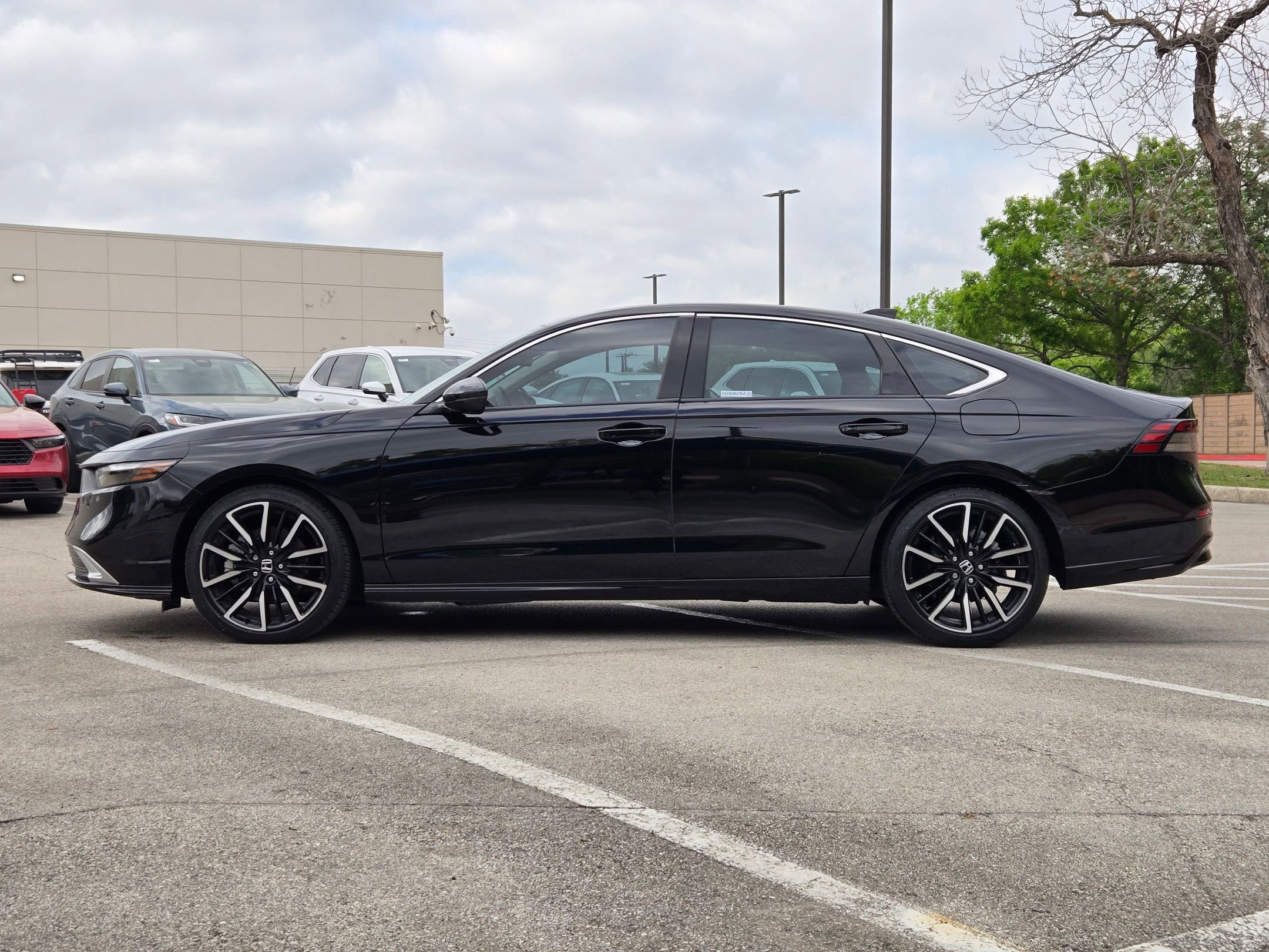 Used 2023 Honda Accord Touring image 6