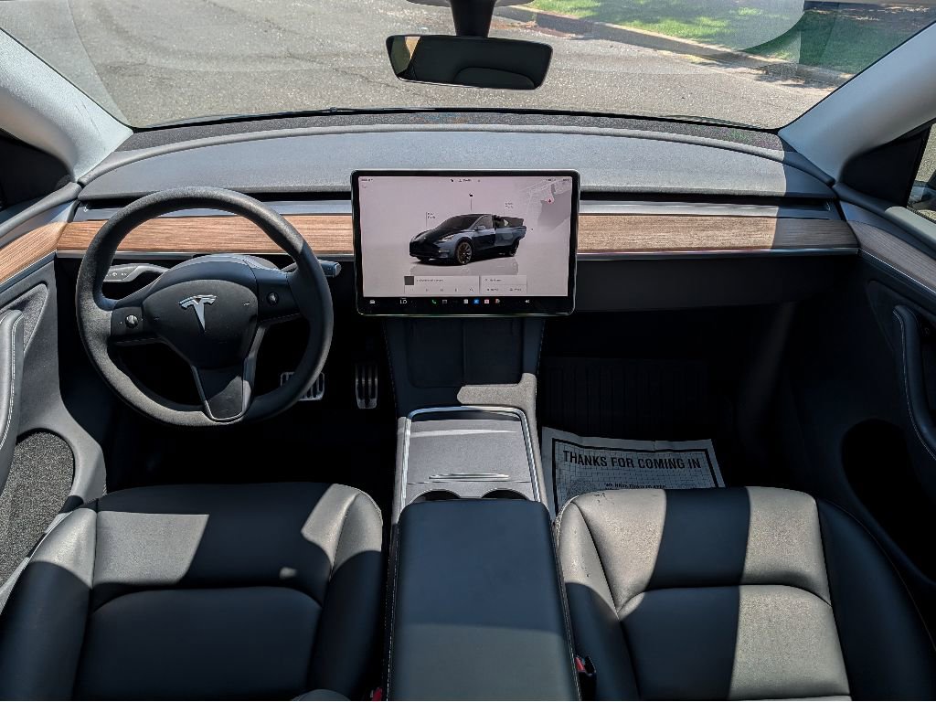 Used 2024 Tesla Model Y Long Range AWD/4WD image 29