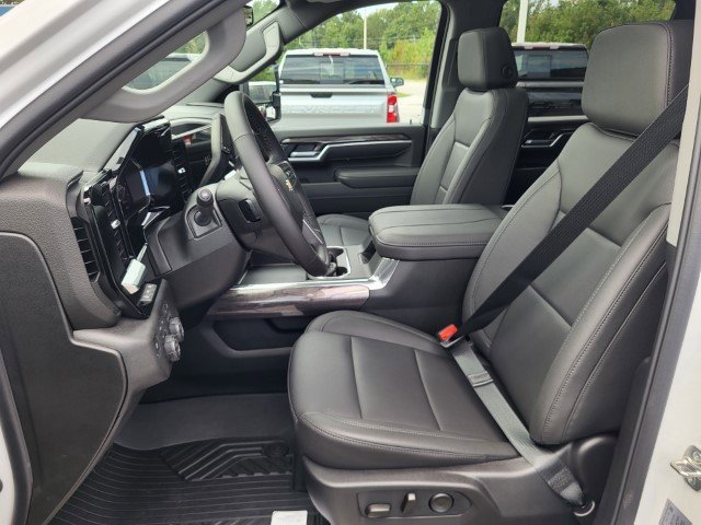 New 2026 Chevrolet Silverado 2500 LTZ w/ LTZ Premium Package image 13