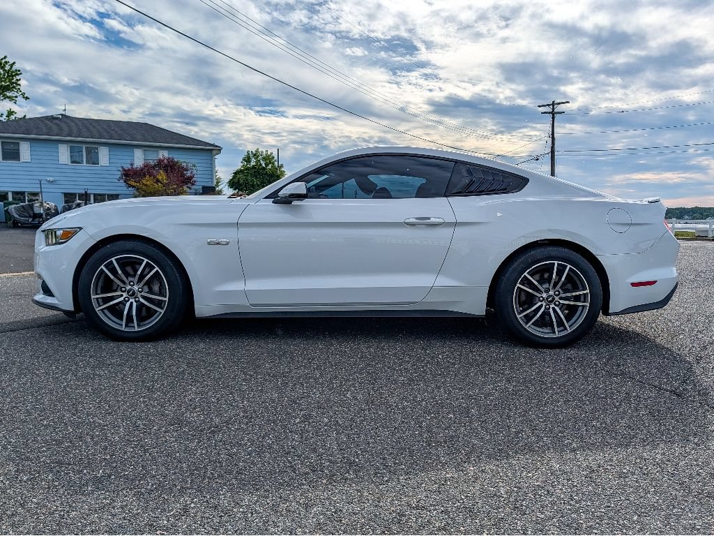 Used 2015 Ford Mustang GT Premium RWD image 9
