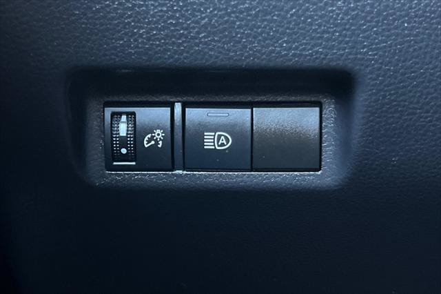 Certified 2022 Toyota RAV4 LE AWD/4WD image 29
