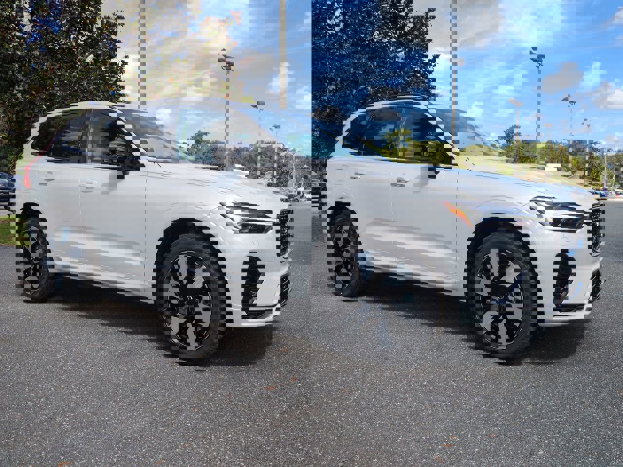 New 2025 Volvo XC60 T8 Plus w/ Protection Package Premier image 2