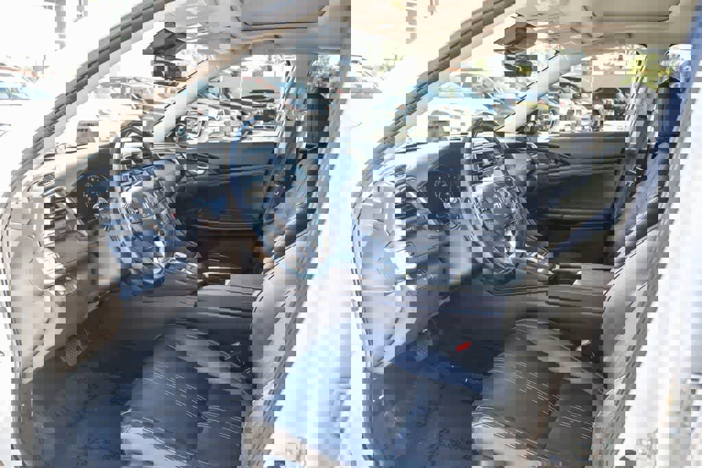 Used 2020 Honda Insight Touring image 16