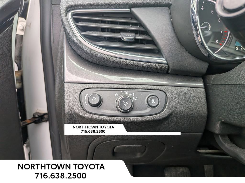 Used 2018 Buick Encore Sport Touring AWD/4WD image 30