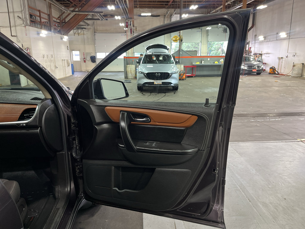 Used 2015 Chevrolet Traverse LT AWD/4WD image 22