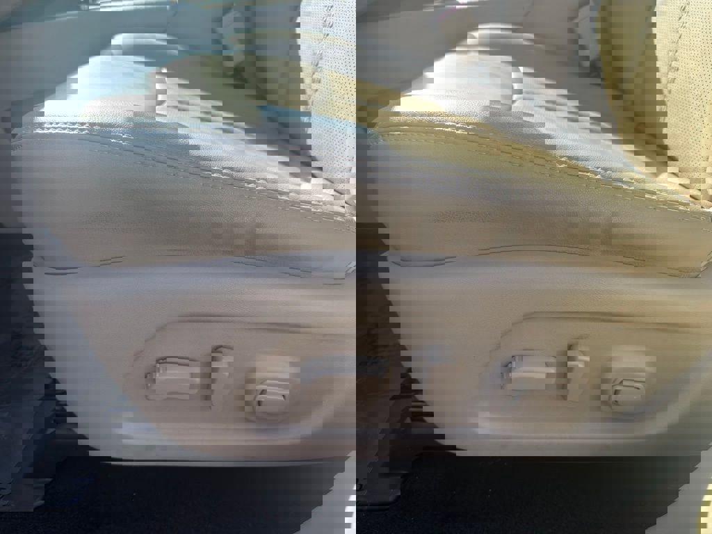 Used 2017 Nissan Pathfinder Platinum w/ Cargo Package image 14