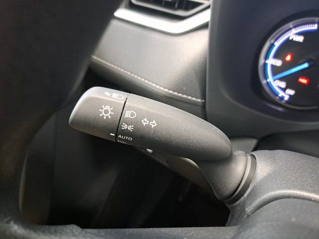 Used 2025 Toyota RAV4 XLE image 21