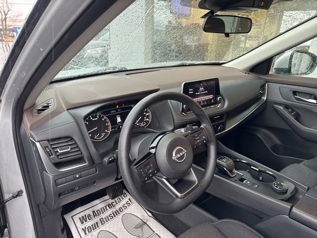 Used 2023 Nissan Rogue SV AWD/4WD image 7