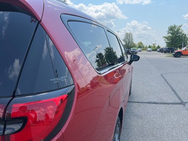 New 2026 Chrysler Pacifica Select image 8