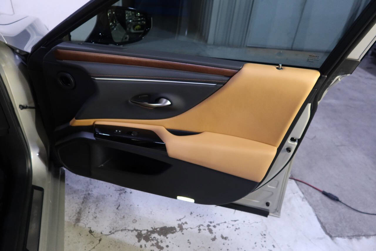 Used 2025 Lexus ES 350 w/ Premium Package image 31