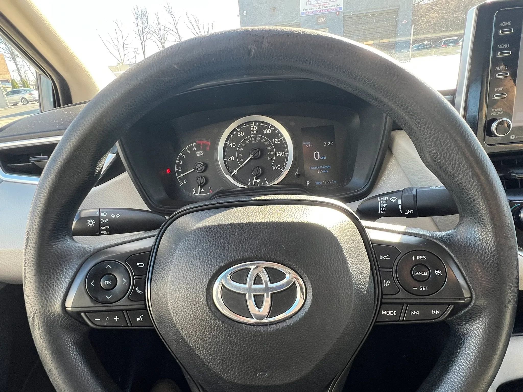 Used 2021 Toyota Corolla LE FWD image 15