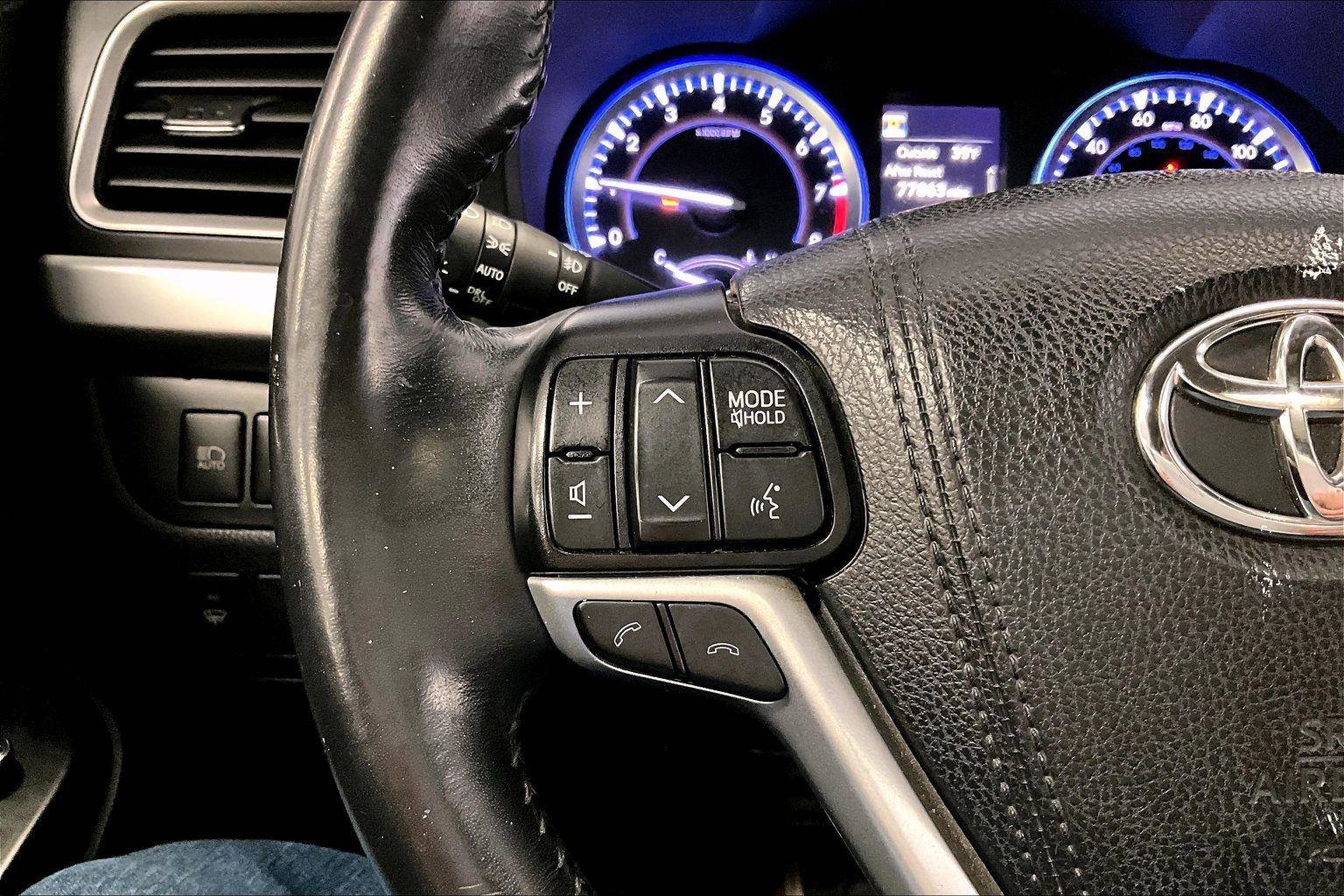 Used 2019 Toyota Highlander XLE image 17