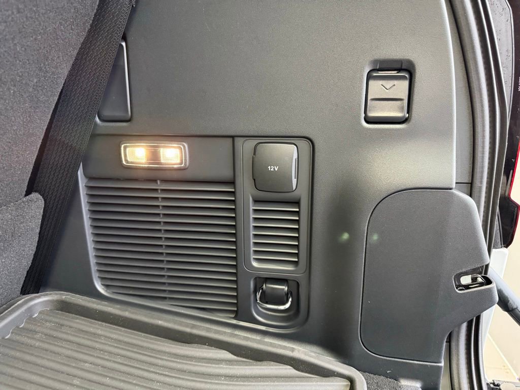 New 2025 Ford Expedition Active image 73