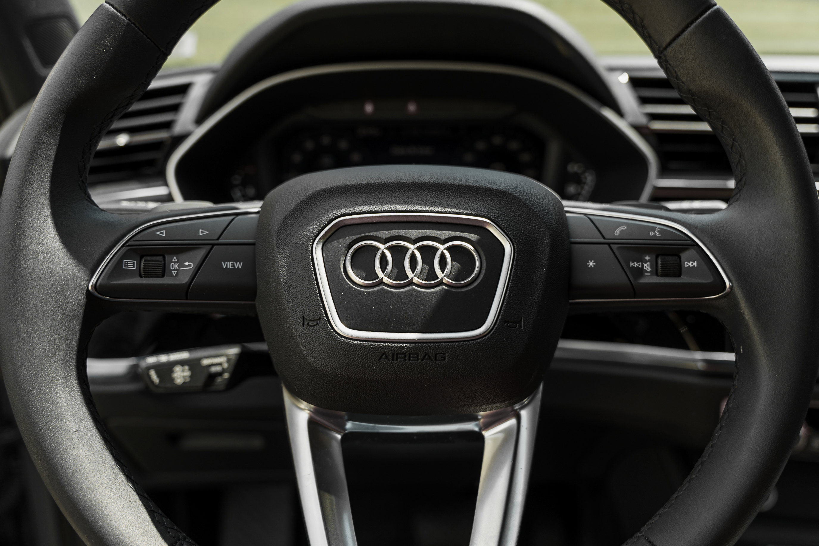 Certified 2025 Audi Q3 2.0T Premium w/ Convenience Package AWD/4WD image 15