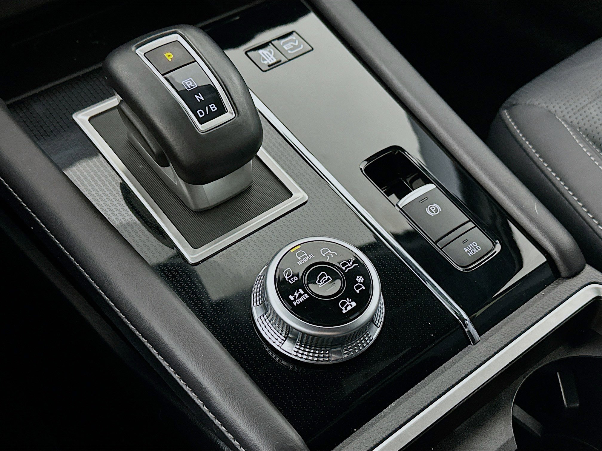 Used 2025 Mitsubishi Outlander SEL image 33