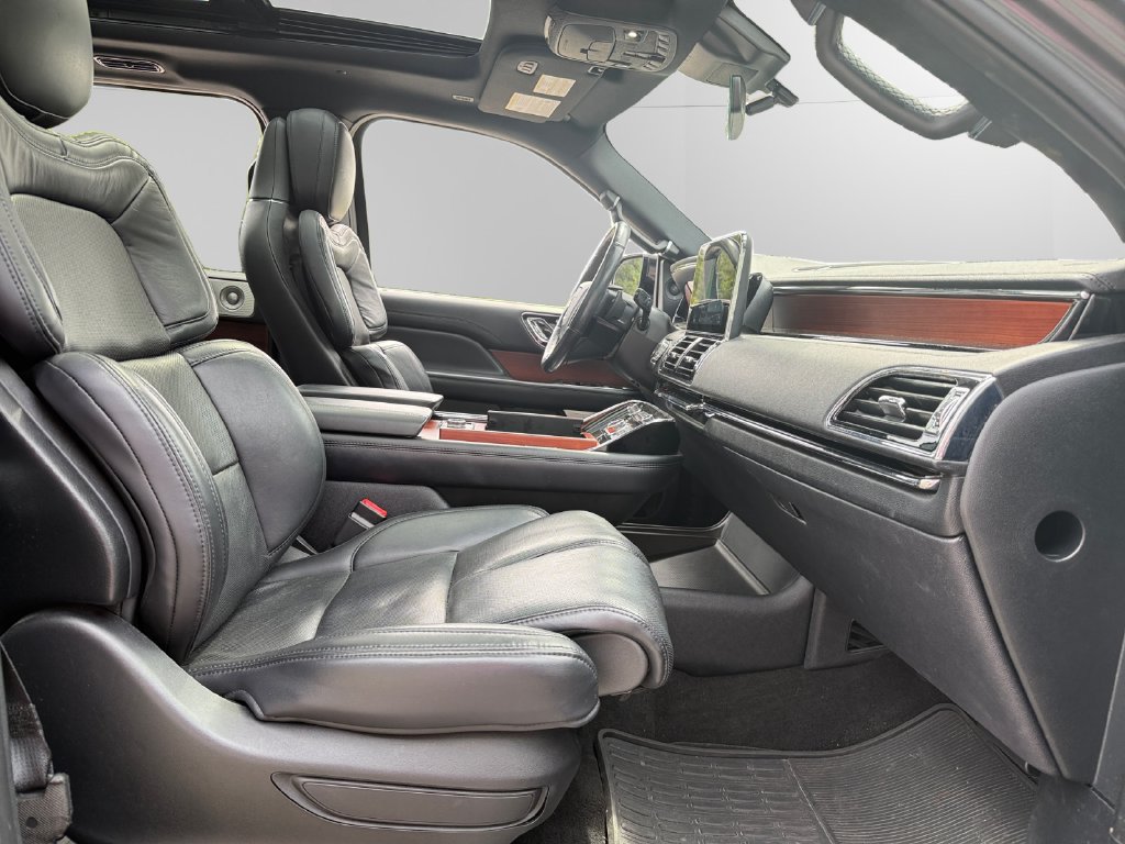 Used 2021 Lincoln Navigator Reserve w/ Luxury Package AWD/4WD image 13