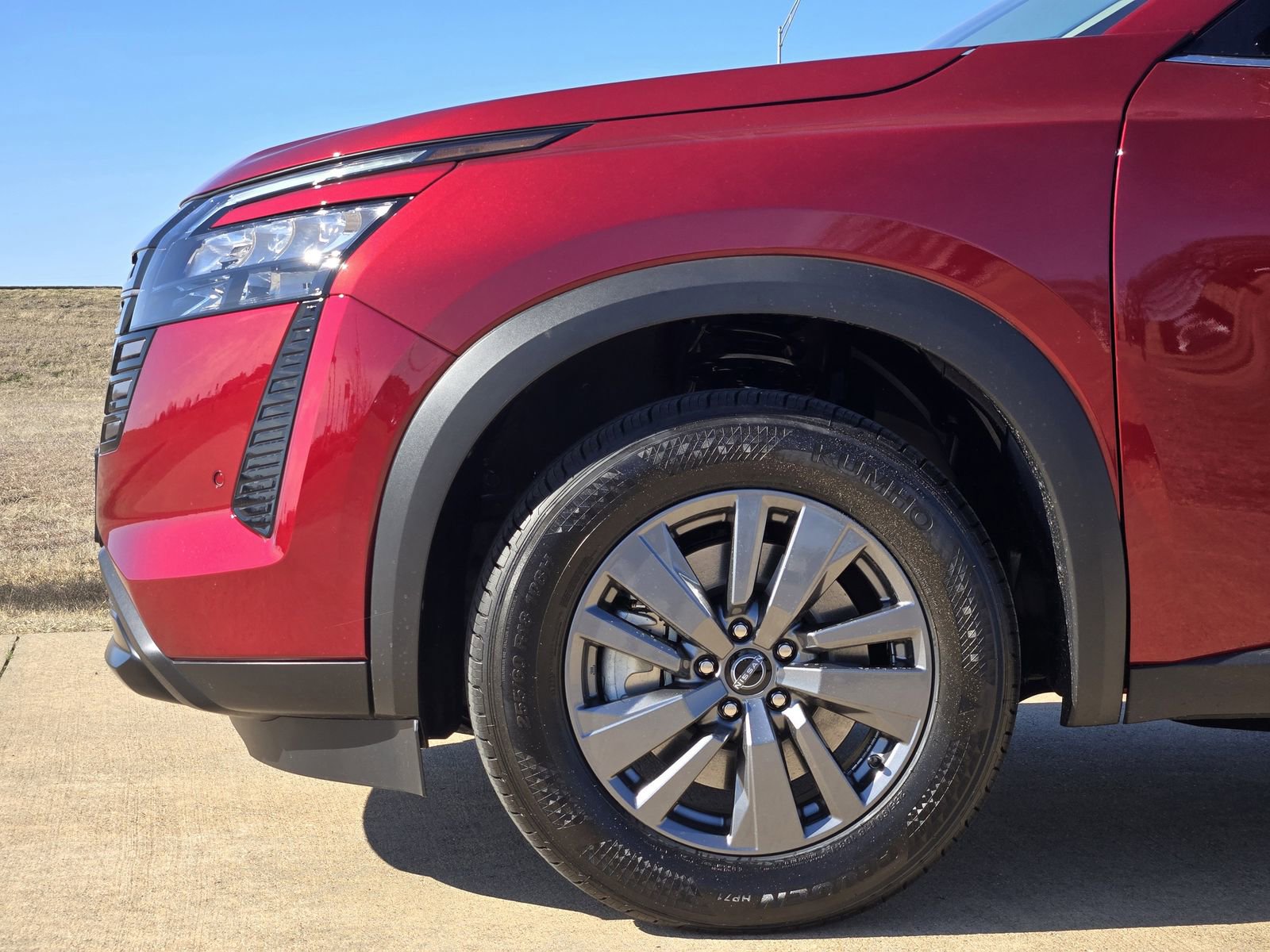 New 2026 Nissan Pathfinder SV image 10