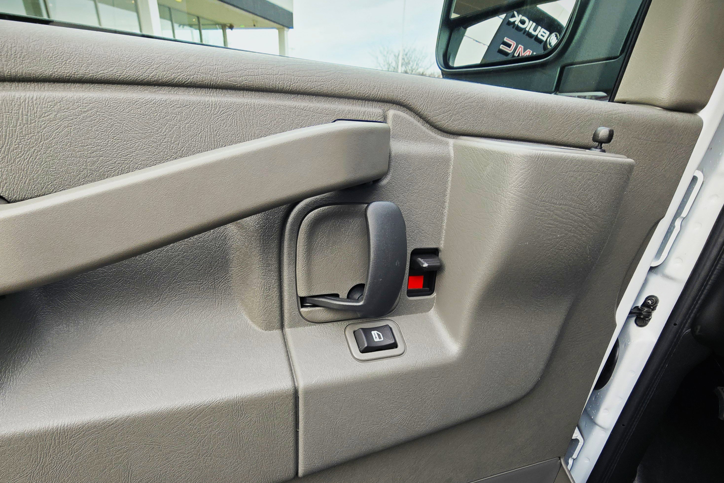 New 2025 GMC Savana 2500 w/ Chrome Appearance Package image 20