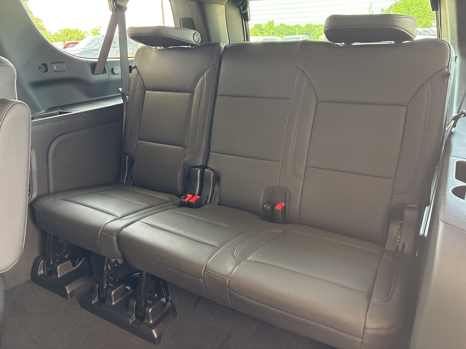 New 2026 Chevrolet Suburban LT RWD image 17