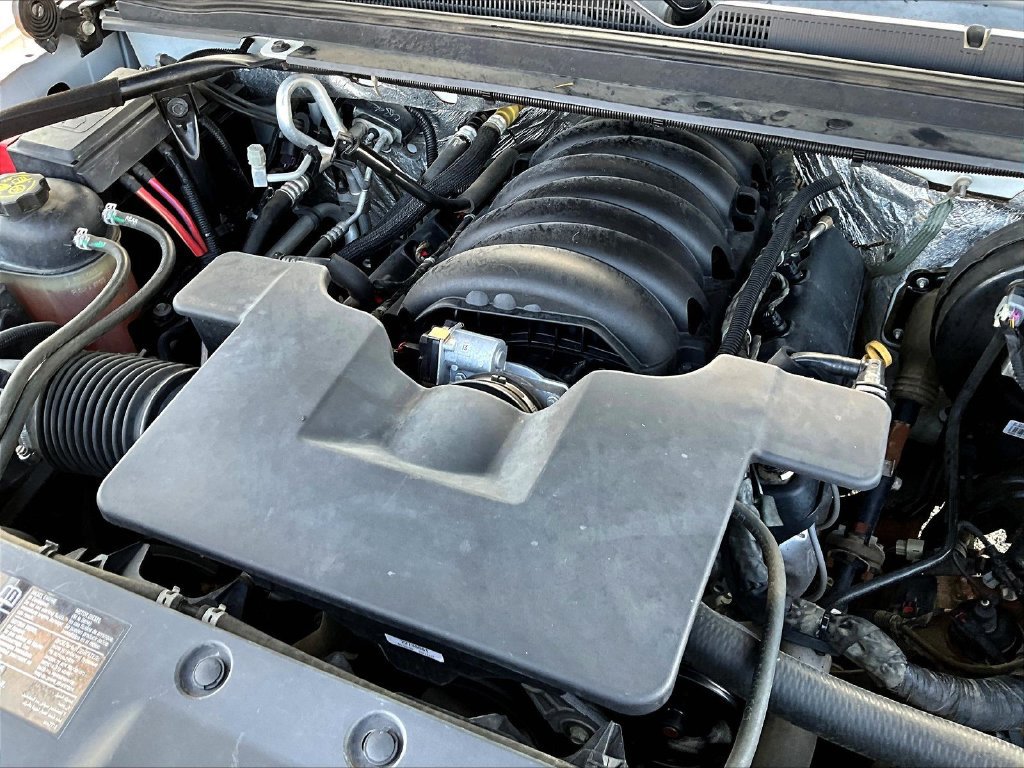 Used 2018 Chevrolet Suburban Premier AWD/4WD image 34