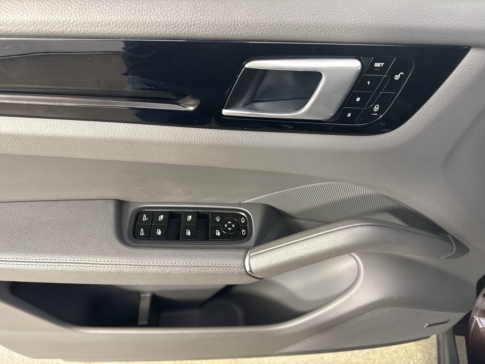 Used 2019 Porsche Cayenne AWD/4WD image 20