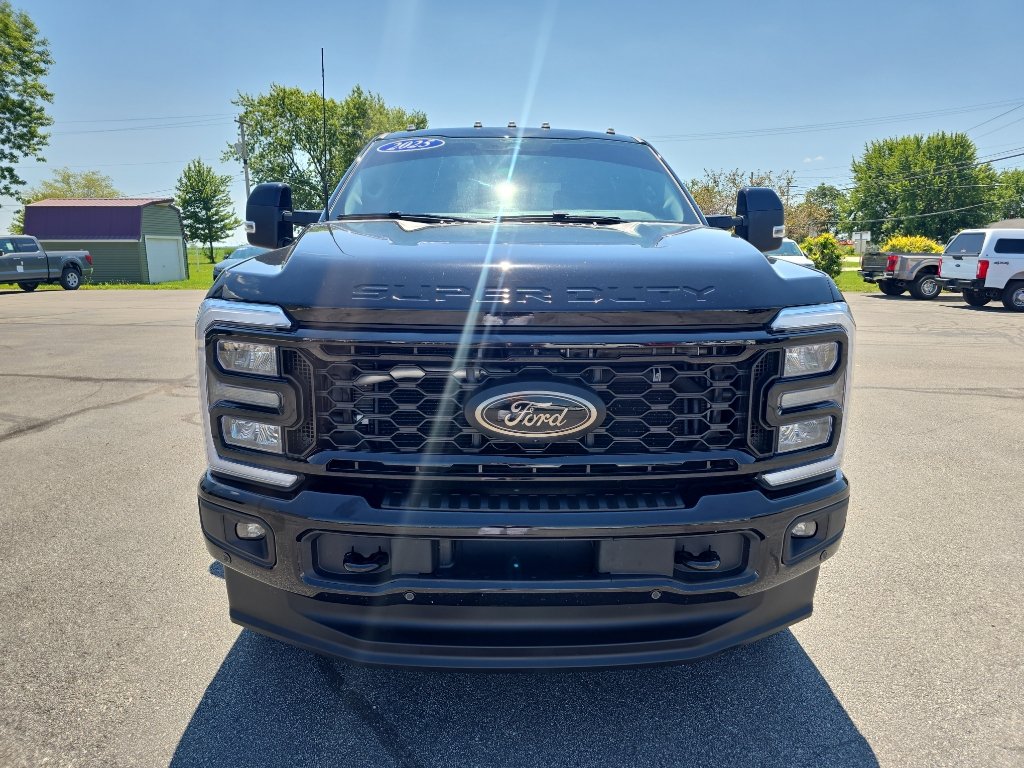 Used 2025 Ford F350 Lariat w/ Lariat Ultimate Package AWD/4WD image 3
