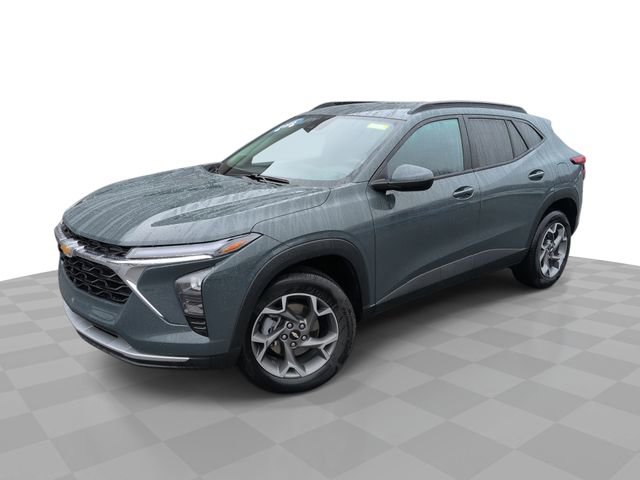 Used 2025 Chevrolet Trax LT image 1