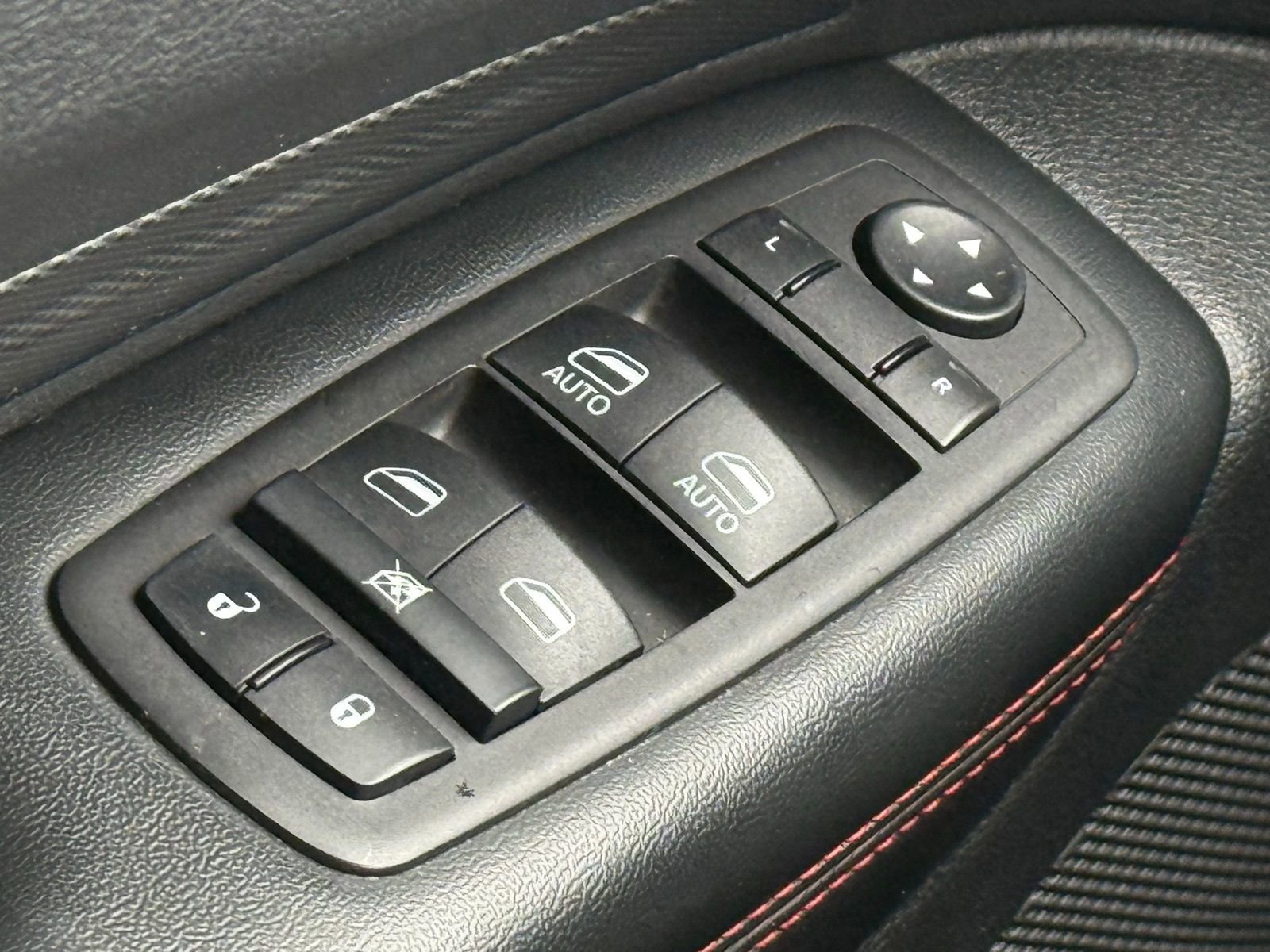 Used 2023 Dodge Durango GT image 33