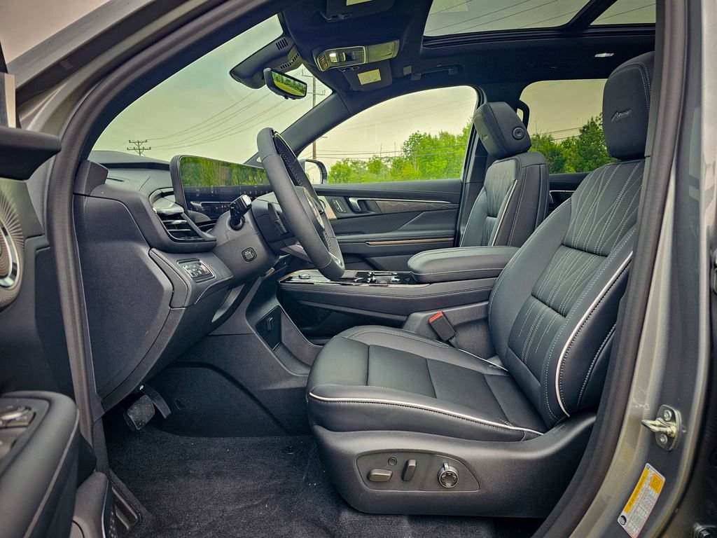 New 2026 Buick Enclave Avenir w/ Super Cruise Package AWD/4WD image 13