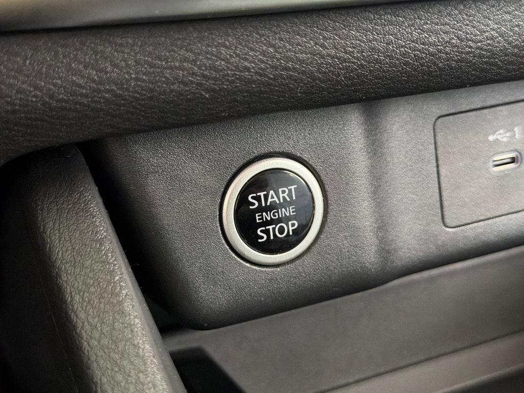 Used 2023 Nissan Rogue SV FWD image 6