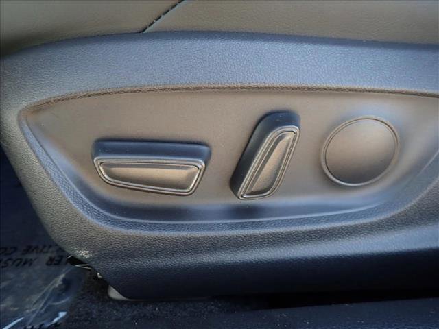 Used 2025 Toyota Corolla XSE FWD image 11