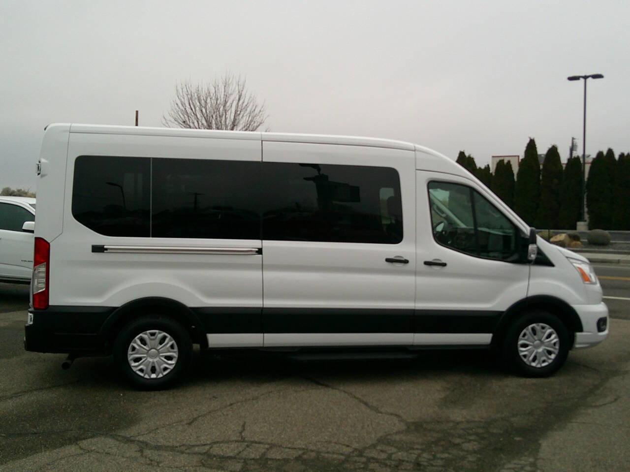 Used 2021 Ford Transit 350 XLT image 8