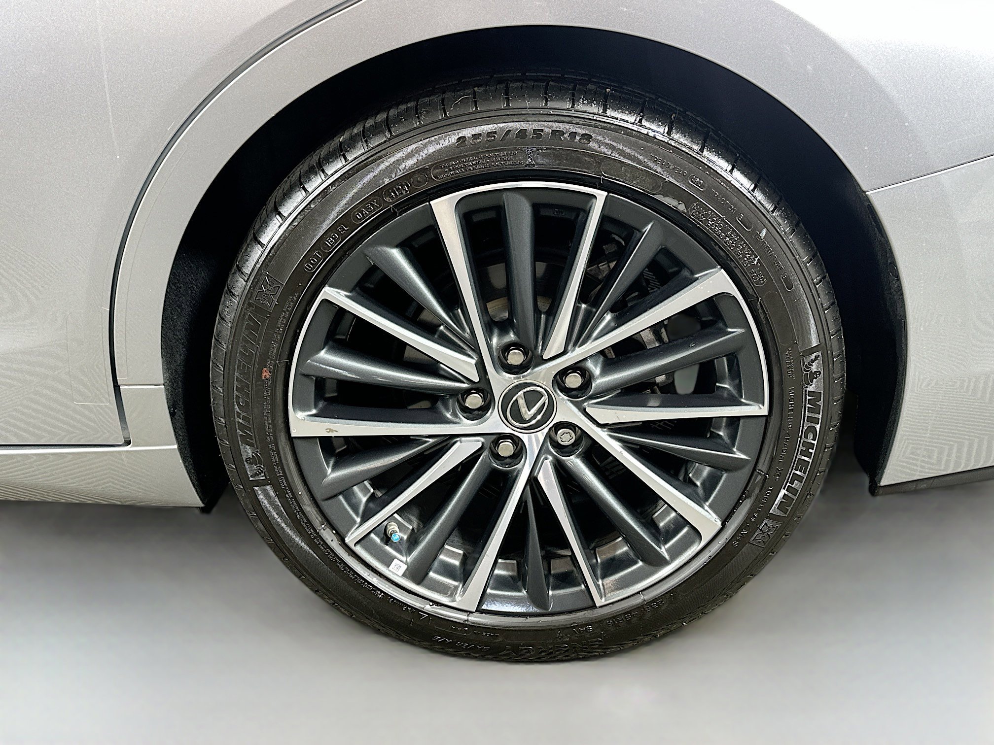 Certified 2025 Lexus ES 350 w/ Premium Package image 29