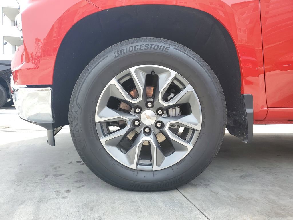 Used 2025 Chevrolet Silverado 1500 LT w/ Convenience Package II RWD image 6