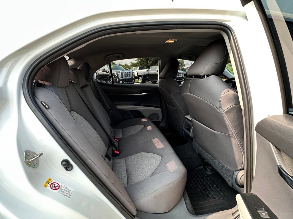 Used 2019 Toyota Camry LE FWD image 18