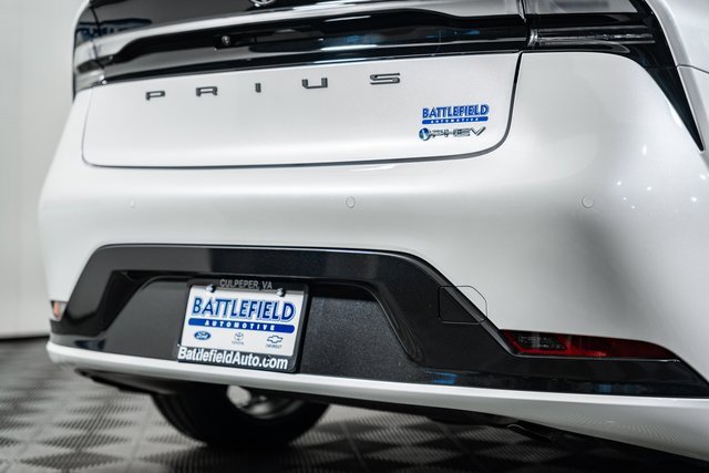 New 2026 Toyota Prius Plug-In Hybrid image 8